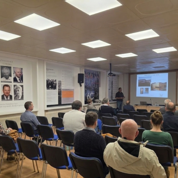 O inovativni rabi lesa na Sejmu Megra