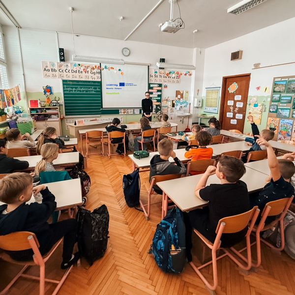 Ozaveščevalne delavnice o svetlobnem onesnaževanju v okviru Tedna temnega neba